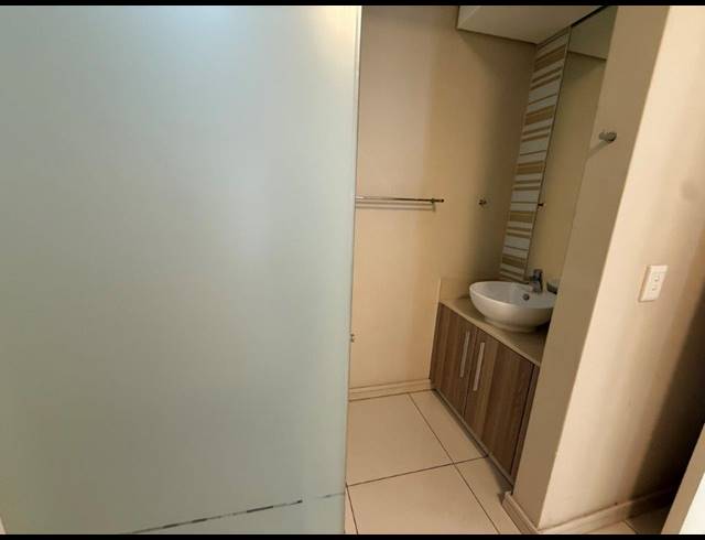 2 BEDROOM APARTMENT TO LET IN ROSEBANK